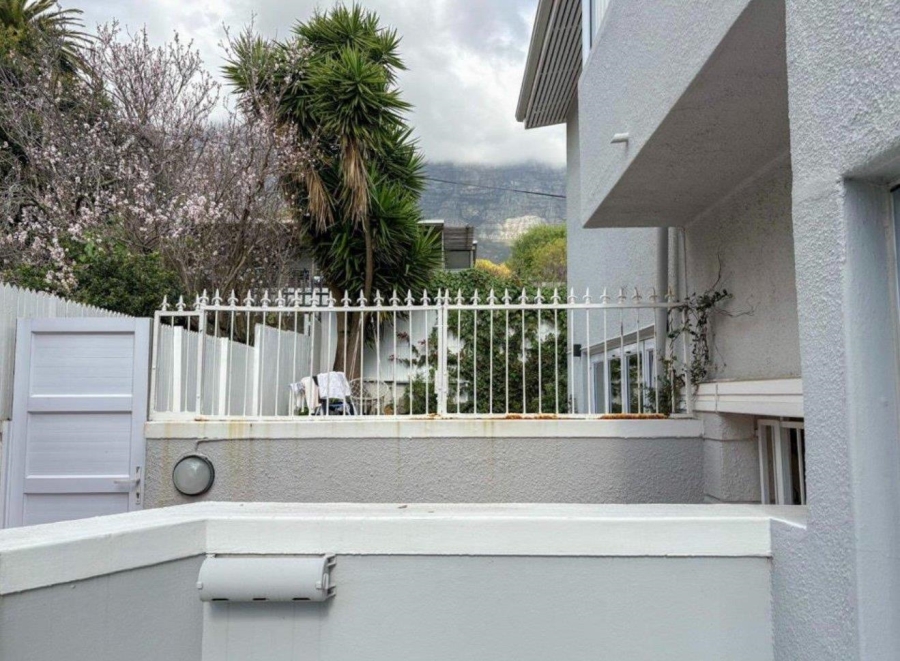 To Let 3 Bedroom Property for Rent in Vredehoek Western Cape